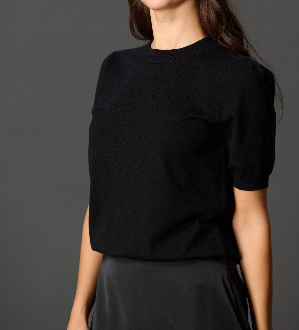 BLACK KNIT SHORT PUFF SLEEVE TOP