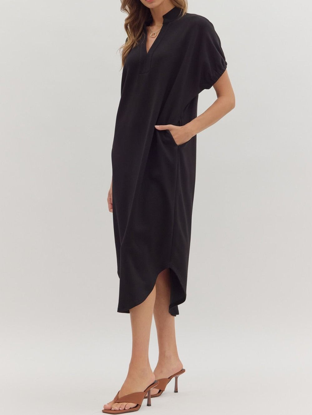 BLACK SOLID SHORT SLEEVE VNECK MIDI DRESS