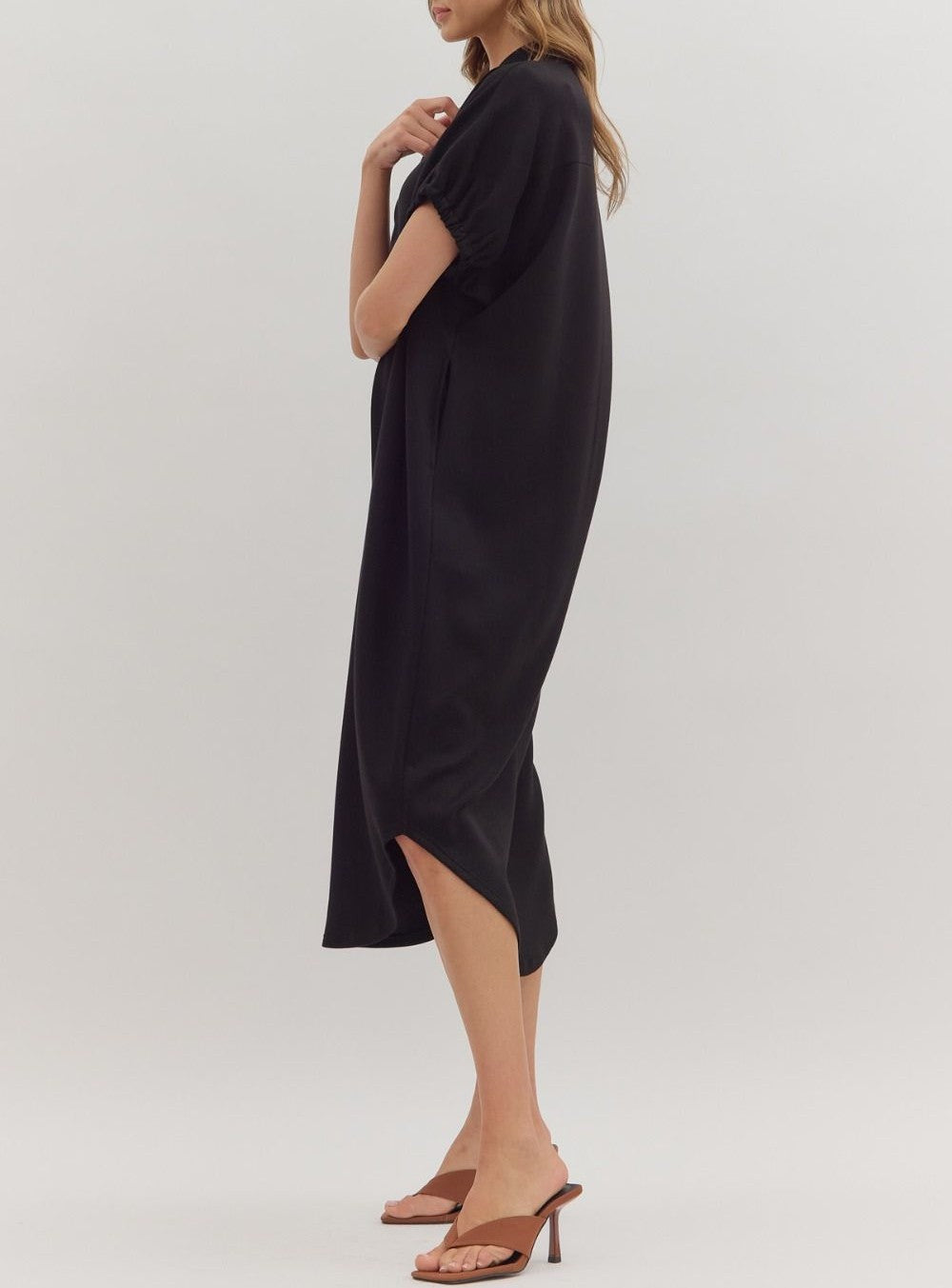 BLACK SOLID SHORT SLEEVE VNECK MIDI DRESS