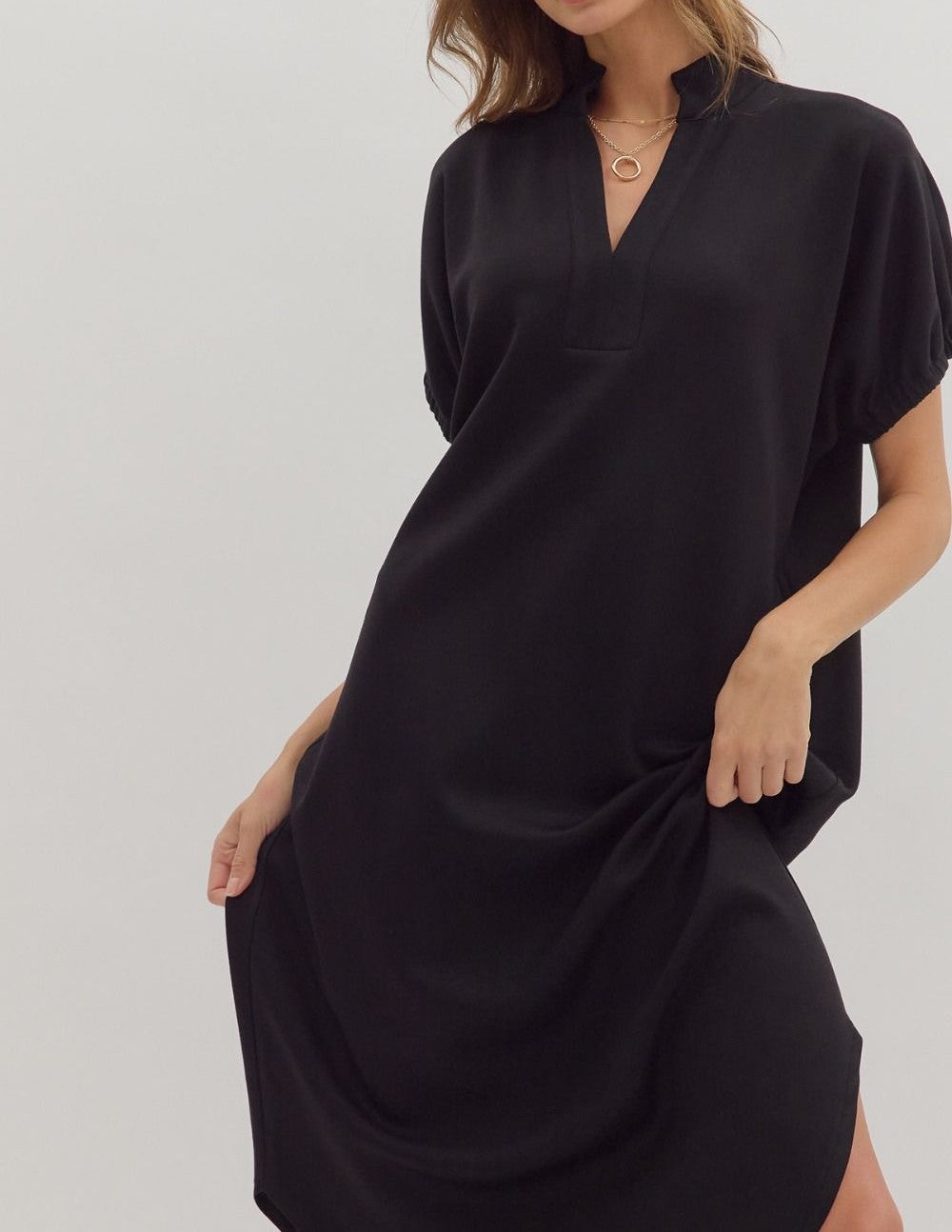 BLACK SOLID SHORT SLEEVE VNECK MIDI DRESS