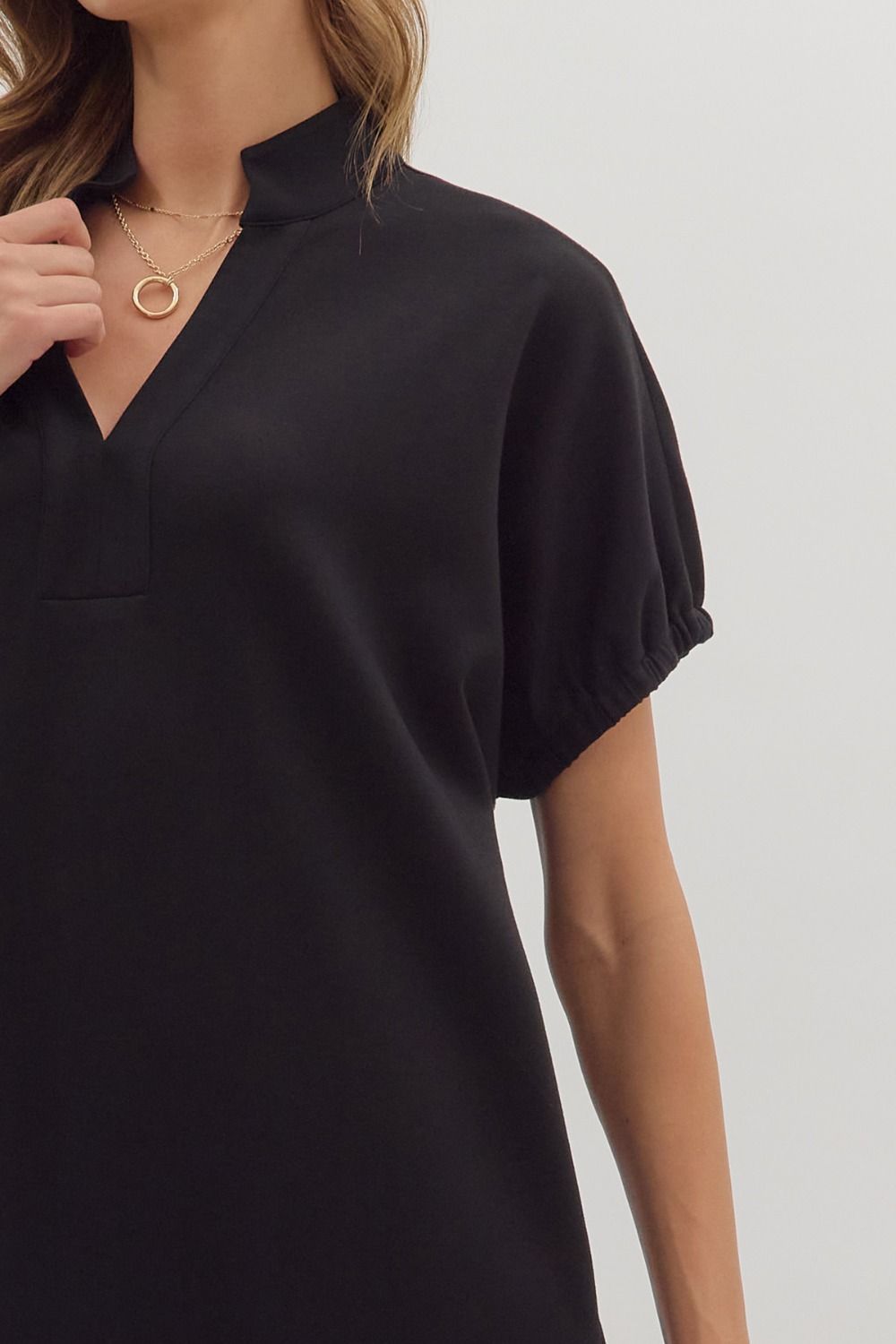 BLACK SOLID SHORT SLEEVE VNECK MIDI DRESS