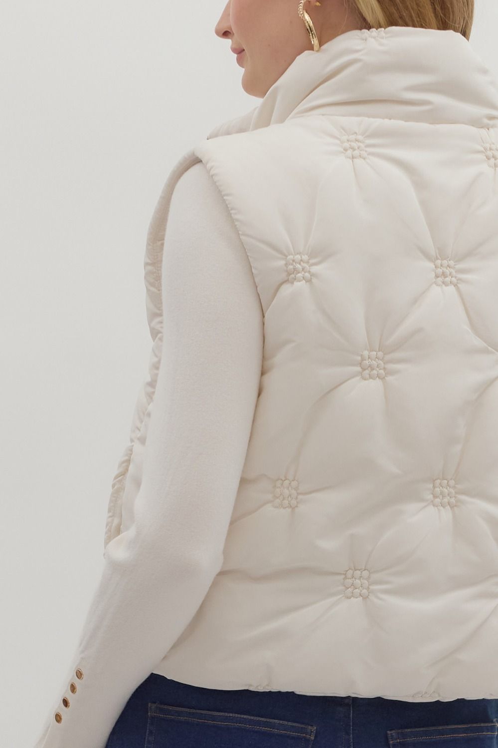 CREAM SLEEVELESS ZIP-FRONT QUILTED PUFFER VEST