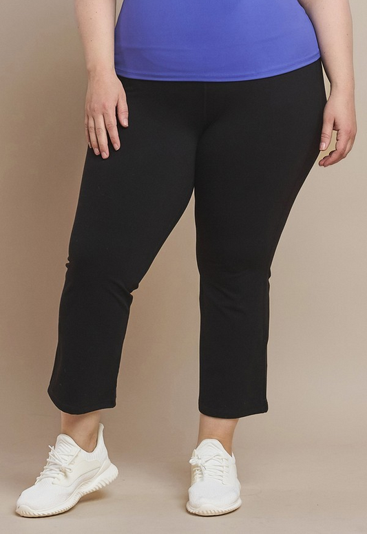 *EXTENDED SIZE* BLACK YOGA FLARE HIGH WAISTED CAPRI PANTS