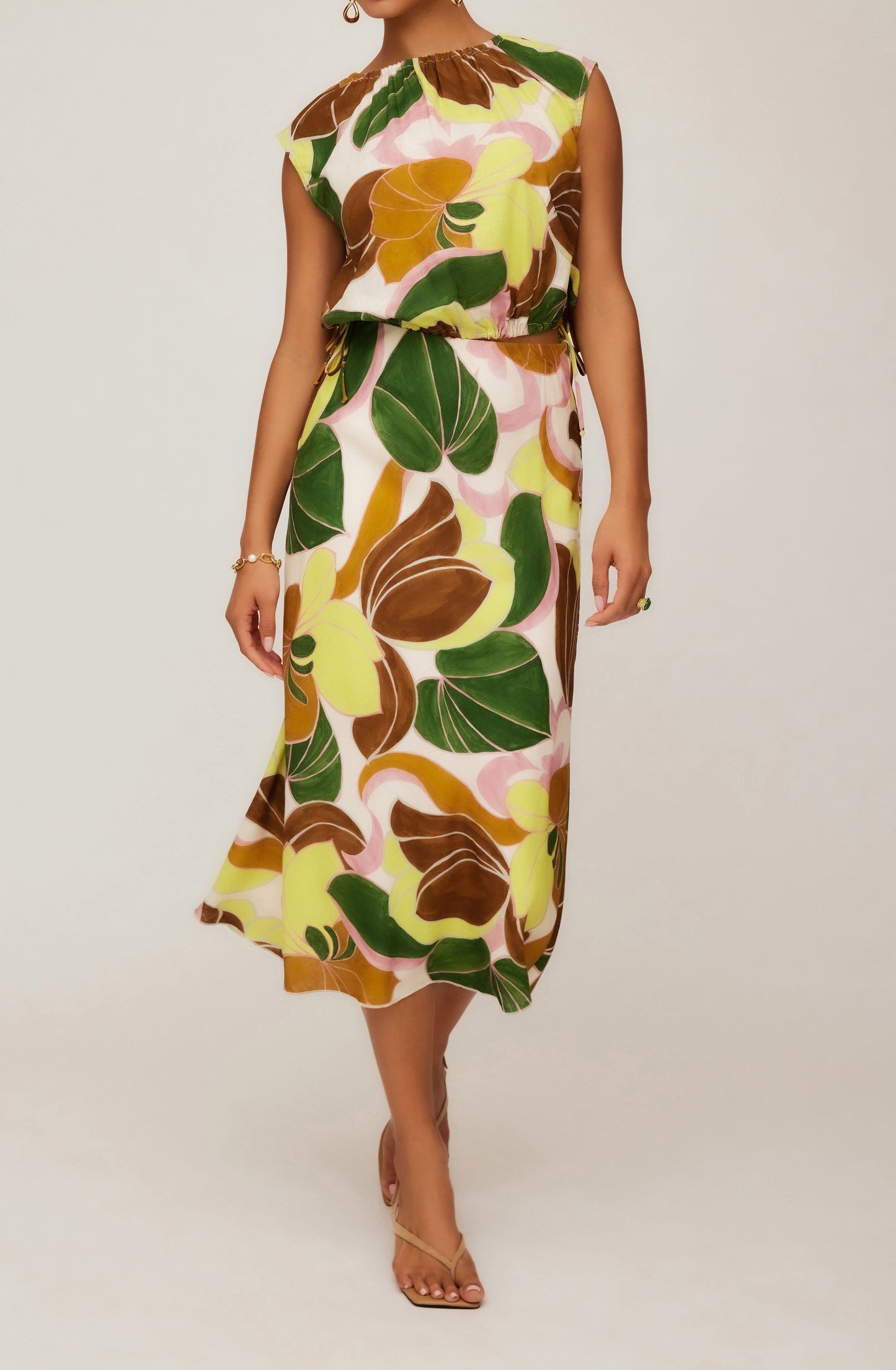 FLORAL PRINT SLEEVELESS SAMI TOP