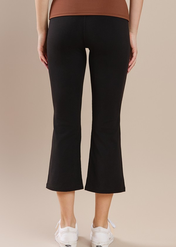 BLACK YOGA FLARE HIGH WAISTED CAPRI PANTS