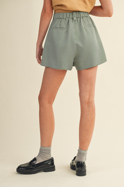 HUNTER GREEN HOUNDSTOOTH PLEATED HIGH RISE SHORTS