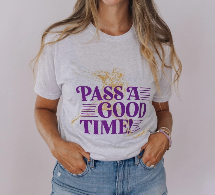 HEATHER WHITE PASS A GOOD TIME TEE