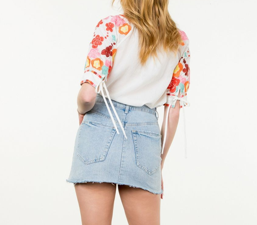 WHITE FLORAL EMBROIDED SHORT SLEEVE TOP