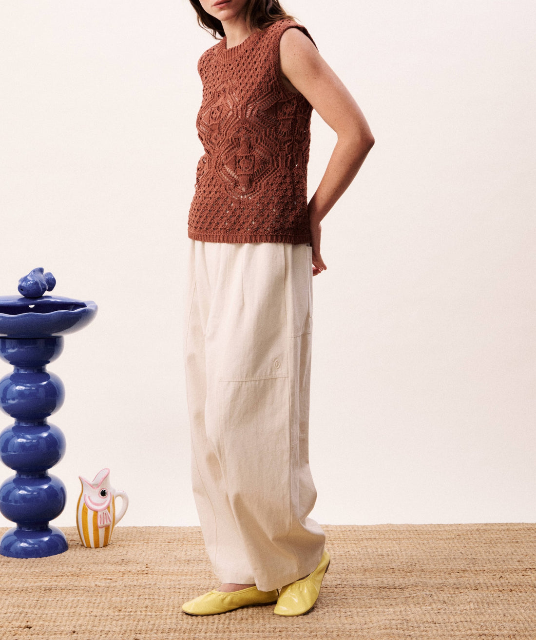 CHESTNUT CROCHET KNIT SLEEVELESS PULLOVER NILA SWEATER