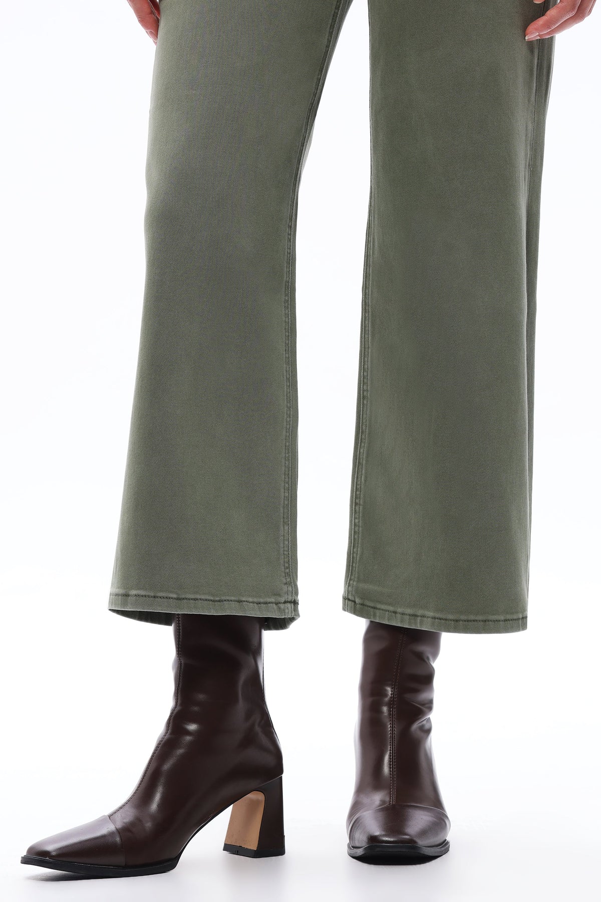 GREEN MID RISE STRAIGHT FLARE LEG JEAN