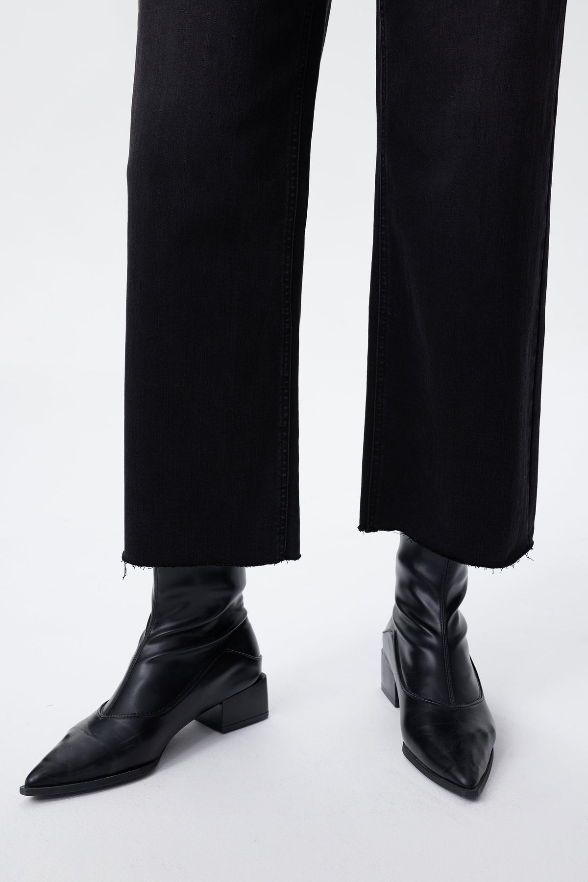 BLACK LILY HIGH RISE RAW HEM WIDE LEG JEAN