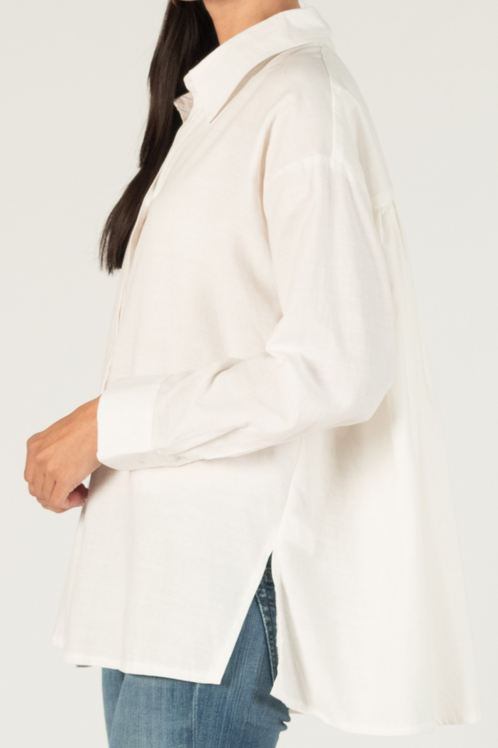 OFF WHITE LONG SLEEVE BUTTON UP SHIRT W/ PLEATED BACK DETAIL
