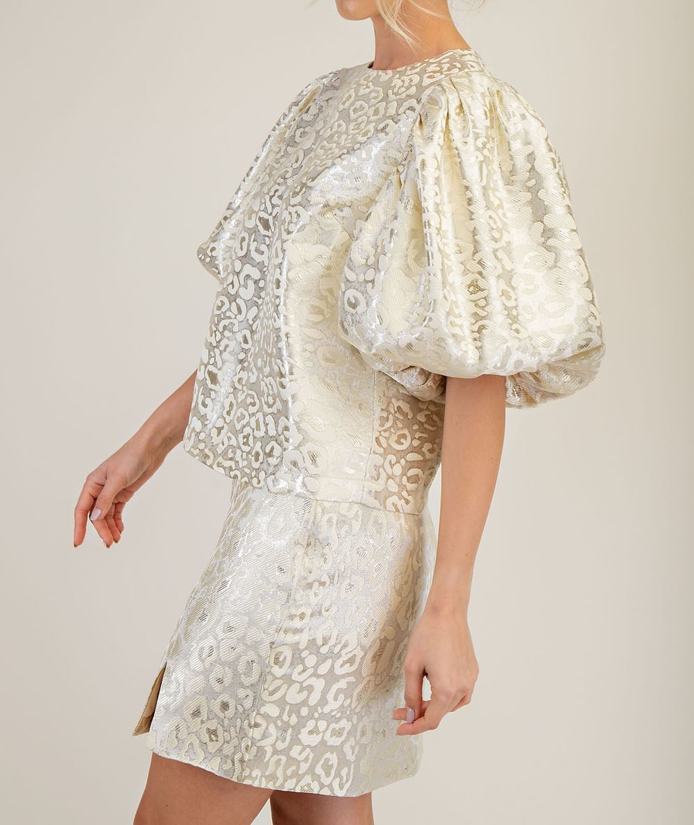 CREAM METALLIC CHEETAH PRINT PUFF SLEEVE TOP