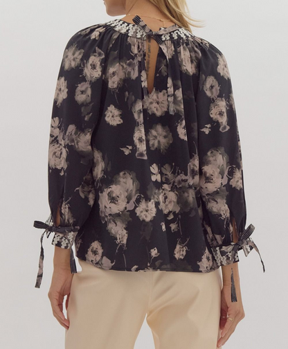 BLACK FLORAL PRINT RIC RAC ACCENT 3/4 SLEEVE TOP